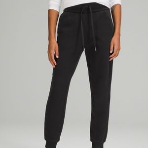 Lululemon scuba high rise jogger, new with tags